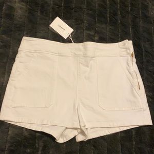 Never warn Frame white shorts with tags